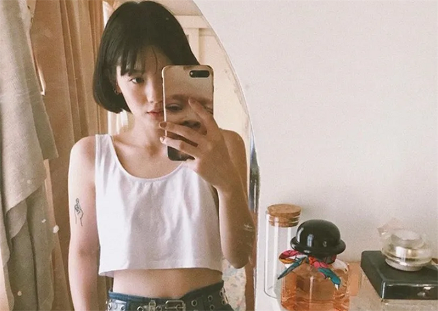 为什么维密超模都是平胸?看完今年的潮流穿搭,大胸妹子表示想哭