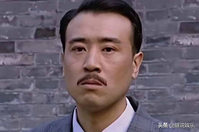 3岁丧父，靠吃姐姐奶水长大，成名后的于和伟为8个哥哥姐姐买房