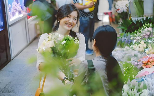 “万人迷”陈好，30岁嫁给二婚刘海峰，婚后连生3胎如今幸福不己