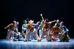 击壤歌(湖北少儿群舞《击壤歌》萌翻群星奖决赛舞台)