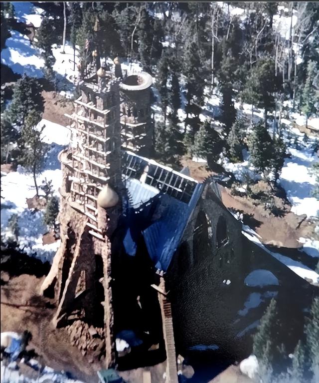 一句玩笑，美国少年用半个世纪，给自己造了一座奇幻城堡!