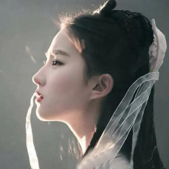 “神仙姐姐”刘亦菲：被人造谣是变性人，霸气回应与朗朗的绯闻