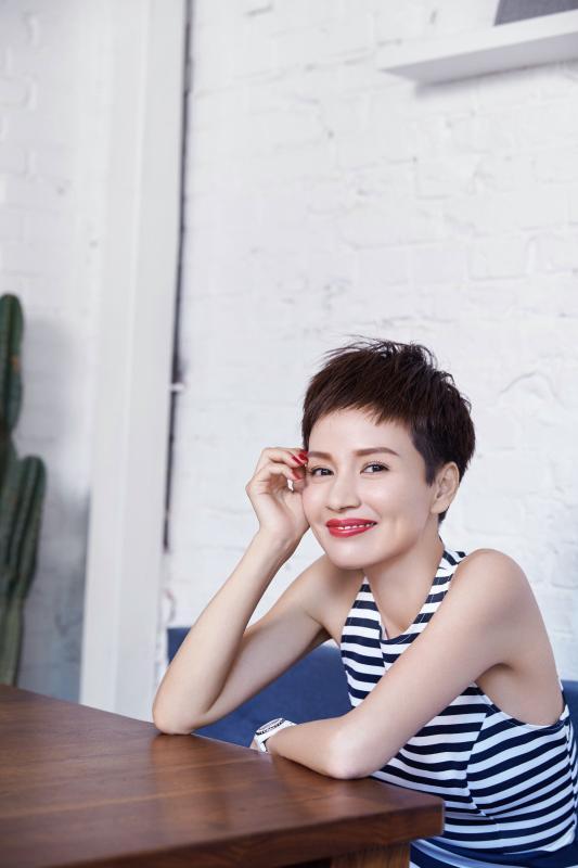 孙艺菲宣布复出：蹚过人生的小磨难，我回来了｜文娱·幕后