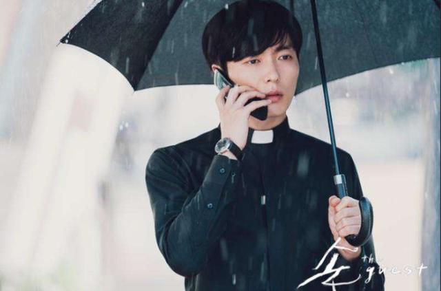 最近被《她的私生活》“狮子馆长”圈粉了吗？其实他还是个会唱音乐剧的宝藏男孩！