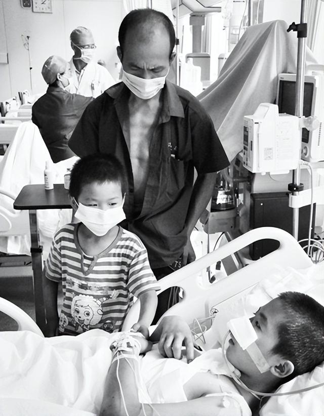 13岁山东男孩,被同事开玩笑,用高压泵往体内充气,五脏严重损坏