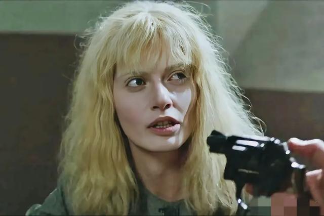 女子监狱片,很“黄暴”!这6部惊悚片,绝美中透着一股诱惑