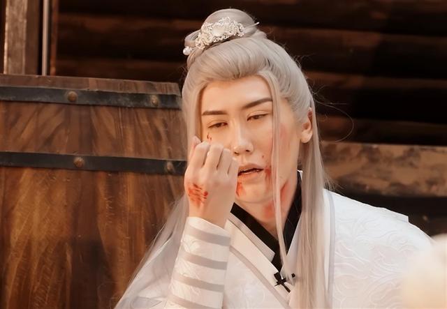 《演员请就位3》被指“辣眼睛”“虐待老人”,演技综艺为何沦为“审丑”大会?