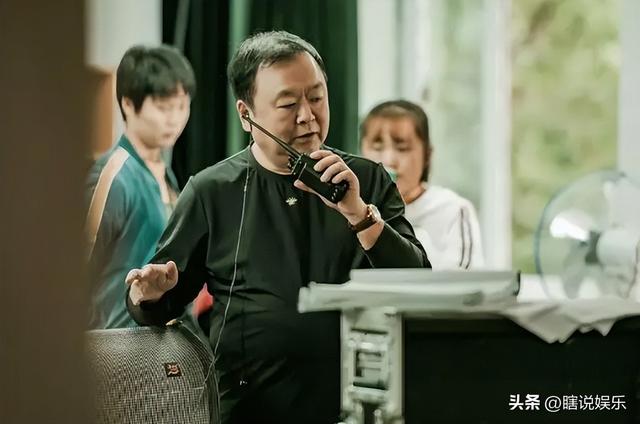 3岁丧父，靠吃姐姐奶水长大，成名后的于和伟为8个哥哥姐姐买房