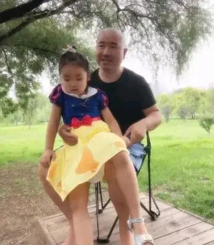 王小利：从二人转圈一路冲到荧幕，他的成名秘籍究竟是什么？