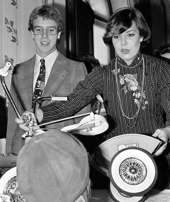 母亲是奥斯卡影后，三段婚姻都失败的摩纳哥卡罗琳公主