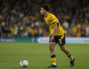 努里(ESPN：曼联问价狼队边卫努里以及水晶宫边卫米切尔)