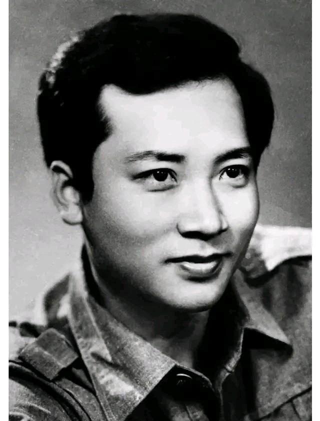 唐僧迟重瑞:娶大11岁富婆却被继子无视,结婚31年从不叫老婆