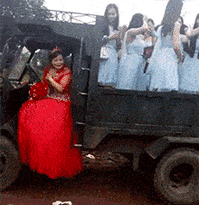 30张罕见图片：最美伴娘团，有纹身的最顶，你们觉得呢？