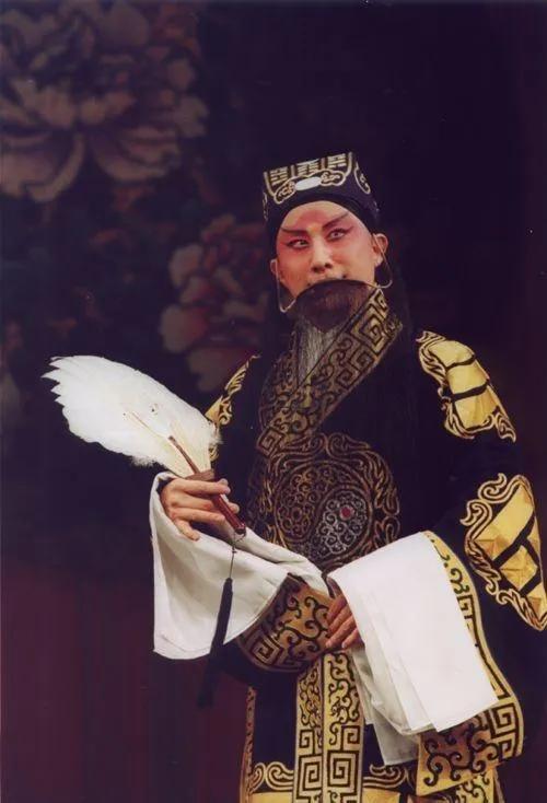 京剧名家言兴朋：在上海京剧院遭排挤远走美国，离婚后至今单身