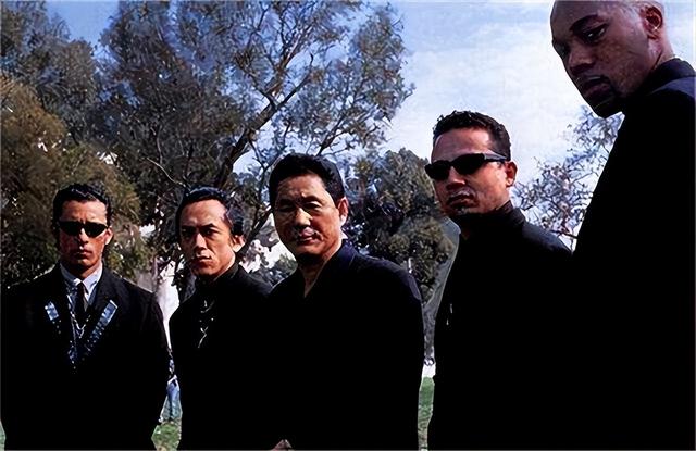 为什么香港有那么多黑帮？1997年香港回归，黑帮到底去哪了？