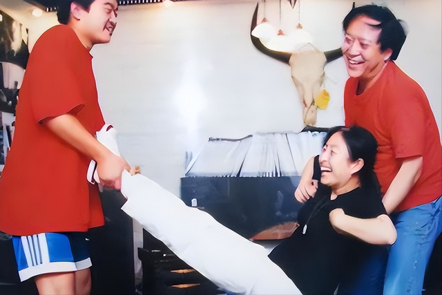 刘肃：她是牛群前妻，50岁提出离婚，不要家庭不要孩子活出自我