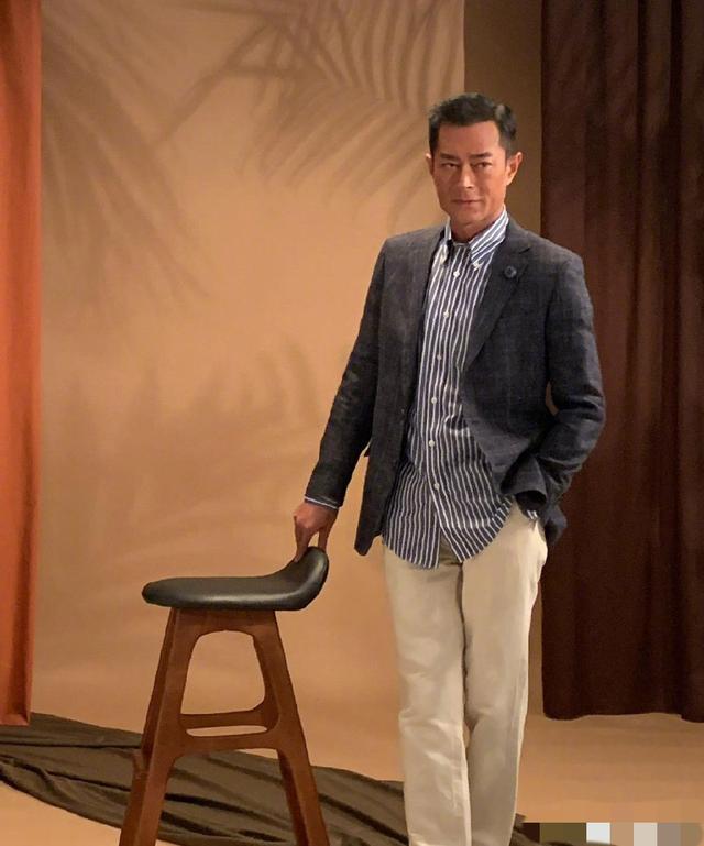 50岁古天乐拍戏时突发意外致右眼受伤，眼球破裂缝八针，让人触目惊心