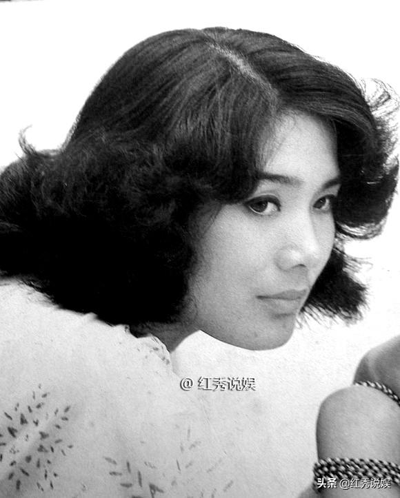 老照片:上影厂33位老演员 出生于50年代 其中8位美女走出3位影后