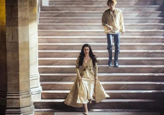 风中的女王！我能和前女友纠缠不清，但你不可以和我兄弟搞暧昧！