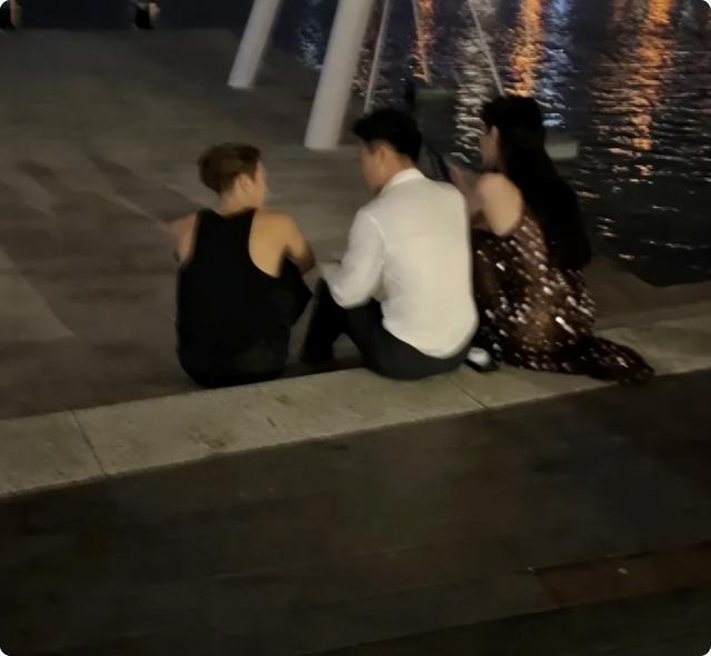 1米78奚梦瑶走秀，跟1米73何猷君同框，把人情世故体现得淋漓尽致