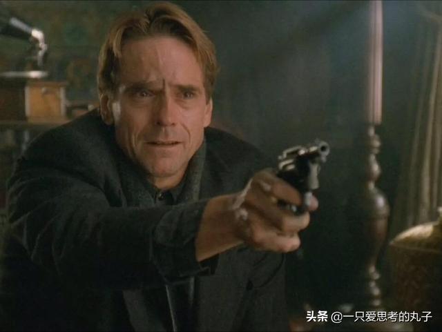 禁书《洛丽塔》：恋童癖中年大叔对未成年少女的“欲望之殇”