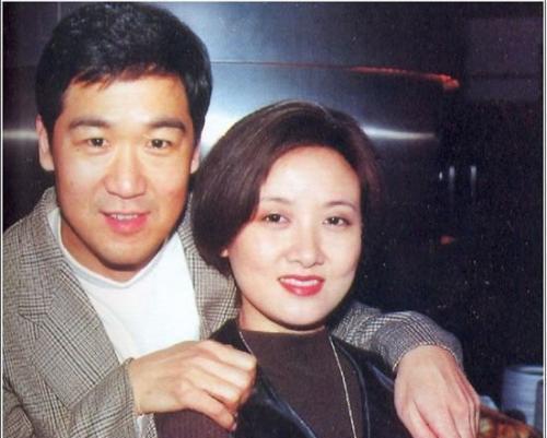 为了邓婕,张国立“抛弃”的前妻罗秀春,如今过得怎么样了?