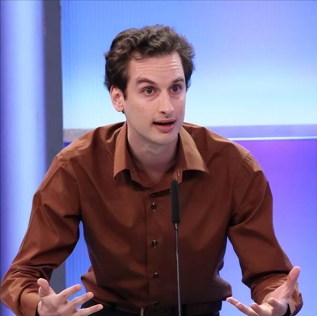 央视最火外籍女星金小鱼,爱上中国小伙却遭抛弃,她如今怎么样了