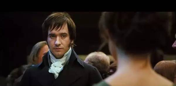 束胸衣,白大腿,打完僵尸就亲嘴