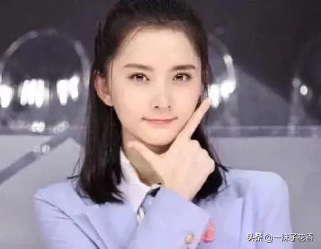 勾雪莹刚被《青你2》淘汰就急忙改名字，三次陪跑有怨气可以理解