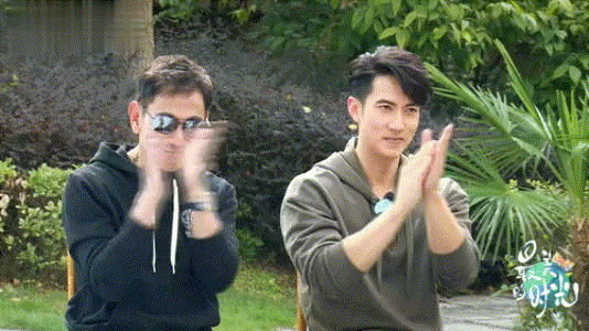 吴尊生日晒合照,73岁的吴尊爸爸出镜!颜值不输40岁吴尊