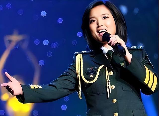 歌手白雪：38岁离婚，独自养子，却在44岁嫁下8岁的老公