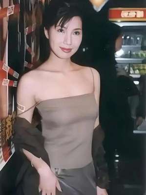 关秀媚电影(关秀媚的情路与星途：8年错付，17年相伴，余生为自己而活)