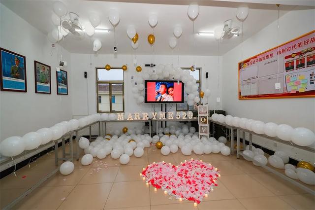 这款史上最浪漫求婚现场,只有军恋可以拥有!