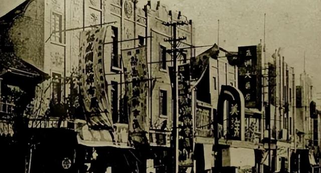 民国商业奇才，借钱不花按时还利息，积累信誉后靠经商成为富翁