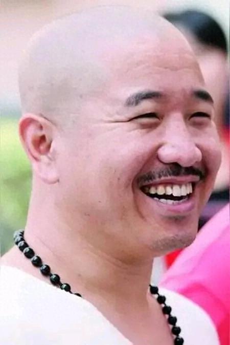 王小利：从二人转圈一路冲到荧幕，他的成名秘籍究竟是什么？