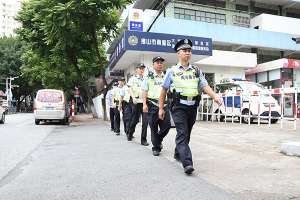 凭着(凭着一股“牛劲”当好社区“守护神”)