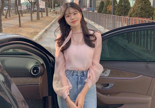 为什么维密超模都是平胸?看完今年的潮流穿搭,大胸妹子表示想哭