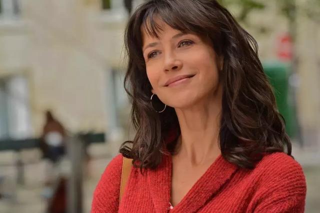 苏菲·玛索从初吻里展现的一眼如沐春风，到52岁时神秘曼妙，令人领略女性之美的至高境界