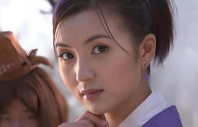 “万人迷”陈好，30岁嫁给二婚刘海峰，婚后连生3胎如今幸福不己