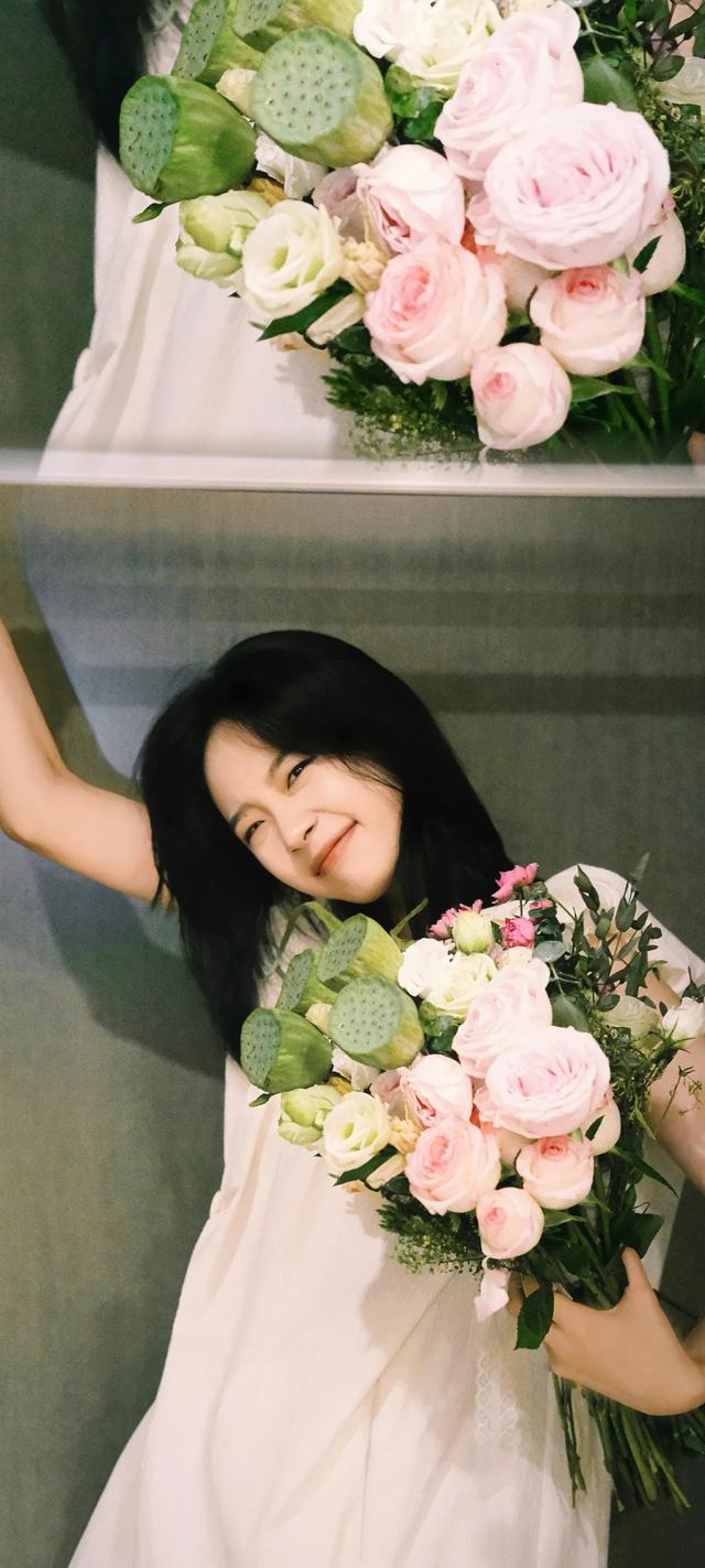 卢洋洋:颜值爆表,笑靥倾城,身材勾勒梦幻轮廓,解锁魅力新维度