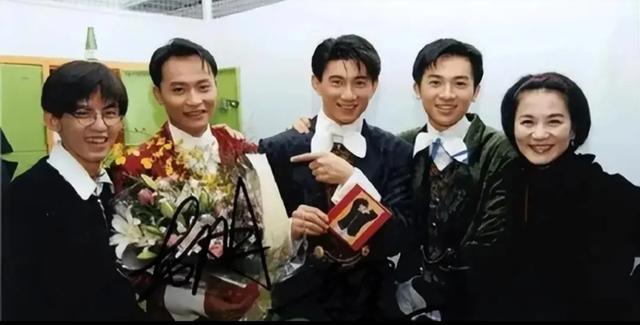 惊爆!黄子佼“恋童”丑闻终审判,八个月刑期能否平民愤?