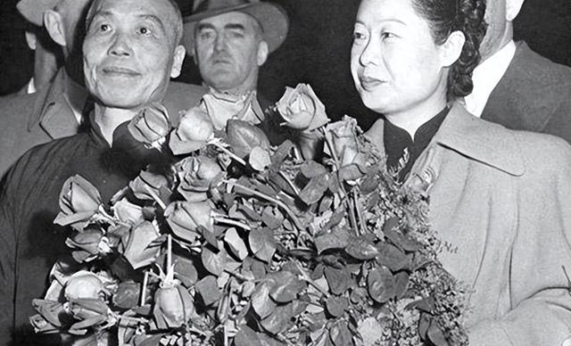 李宗仁长子李幼邻,在母百岁宴上痛哭:父娶妾,我母亲守活寡70年