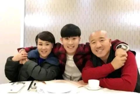 王小利：从二人转圈一路冲到荧幕，他的成名秘籍究竟是什么？