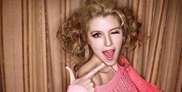 央视最火外籍女星金小鱼,爱上中国小伙却遭抛弃,她如今怎么样了