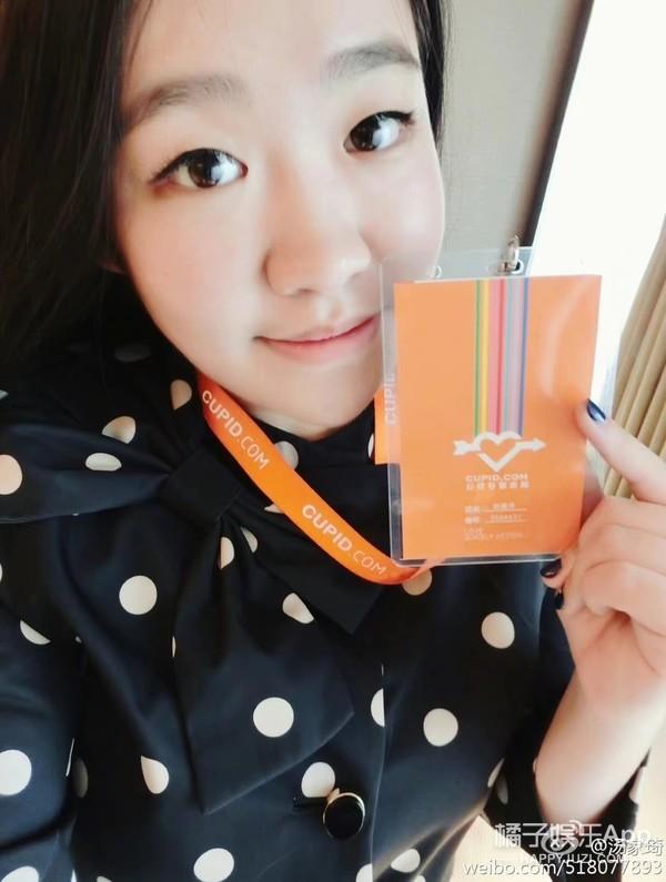 还记得《疯丫头》里的糖糖吗？她现在长这样