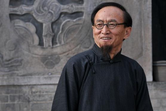 《抗日奇侠》10年，导演沉寂，王新军告别神剧，舒耀瑄片约不断