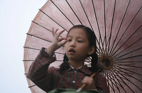 豆瓣8.7分，蒋雯丽处女作《我们天上见》用什么惊艳了我们的眼？