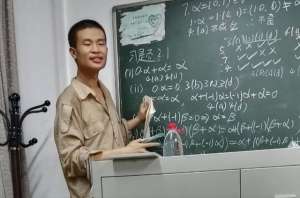 韦东奕父亲(北大韦东奕父亲原来也是“韦神”，是山大教授，教育方式更不一般)