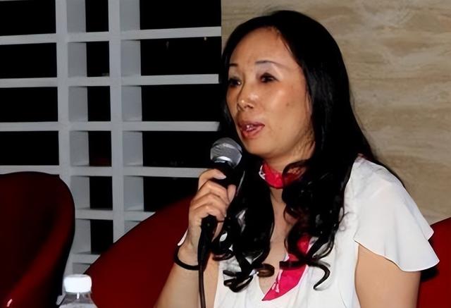 黑龙江女首富戴秀丽,身家95亿却被离婚,丈夫:受够了花不完的钱