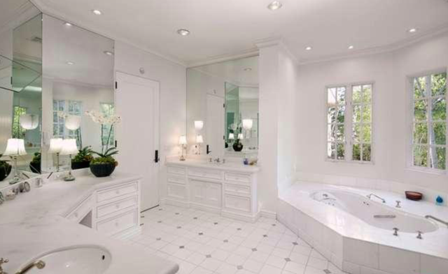 双料影后太会搞钱被前夫嫌弃？如今44岁成亿万富婆，事业家庭两开花